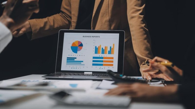 financial-analysts-analyze-business-financial-reports-digital-tablet-planning-investment-project-discussion-meeting-corporate-showing-results-their-successful-teamwork_265022-72332